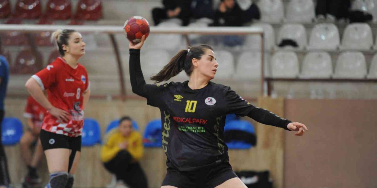 Elazığ SYSK, Antalya’da 1 puanla başladı