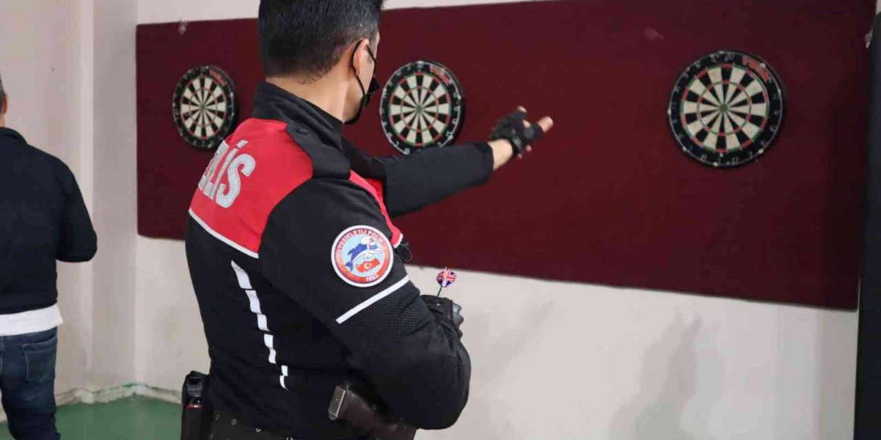 Dart turnuvası Polis Haftası için düzenlendi