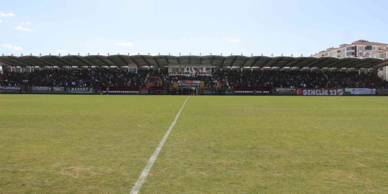 Elazığspor - Batman Petrolspor maçını bin 983 taraftar izledi