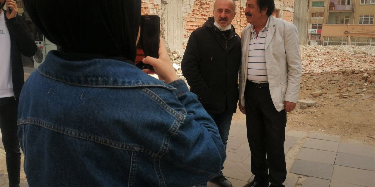 Görenler şoke oldu, ’Müslüm Gürses’ Elazığ sokaklarını turladı
