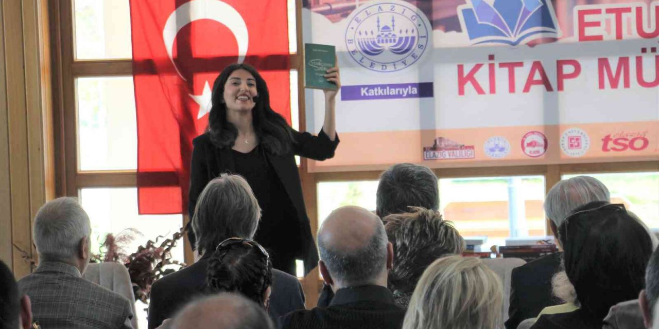 İlk defa düzenlenen kitap müzayedesinin geliri, okul kütüphanesine harcanacak