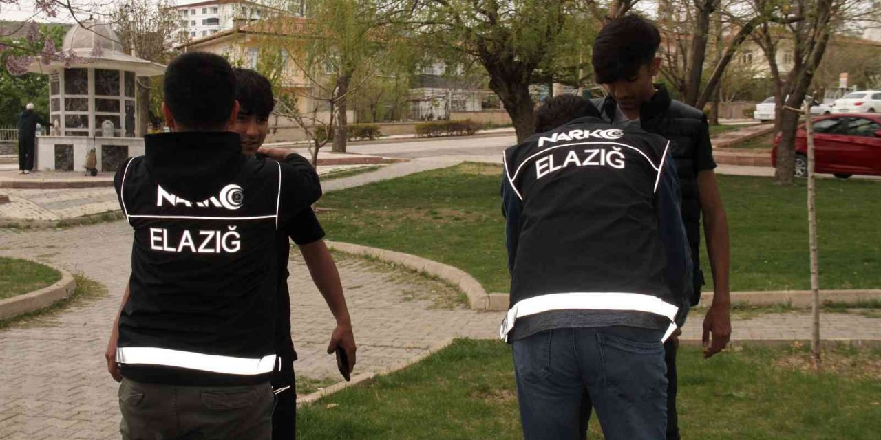 Okul önlerinde asayiş uygulaması gerçekleştirildi
