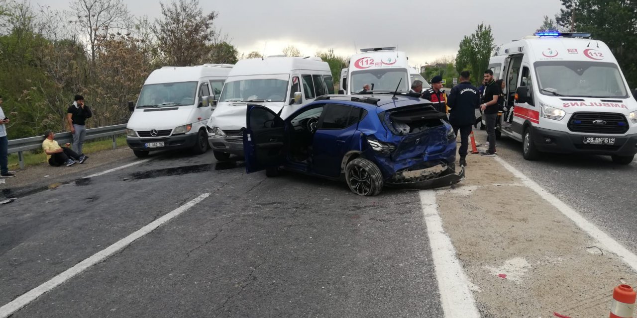 Cip köyü mevkiinde Trafik kazası: 5 yaralı