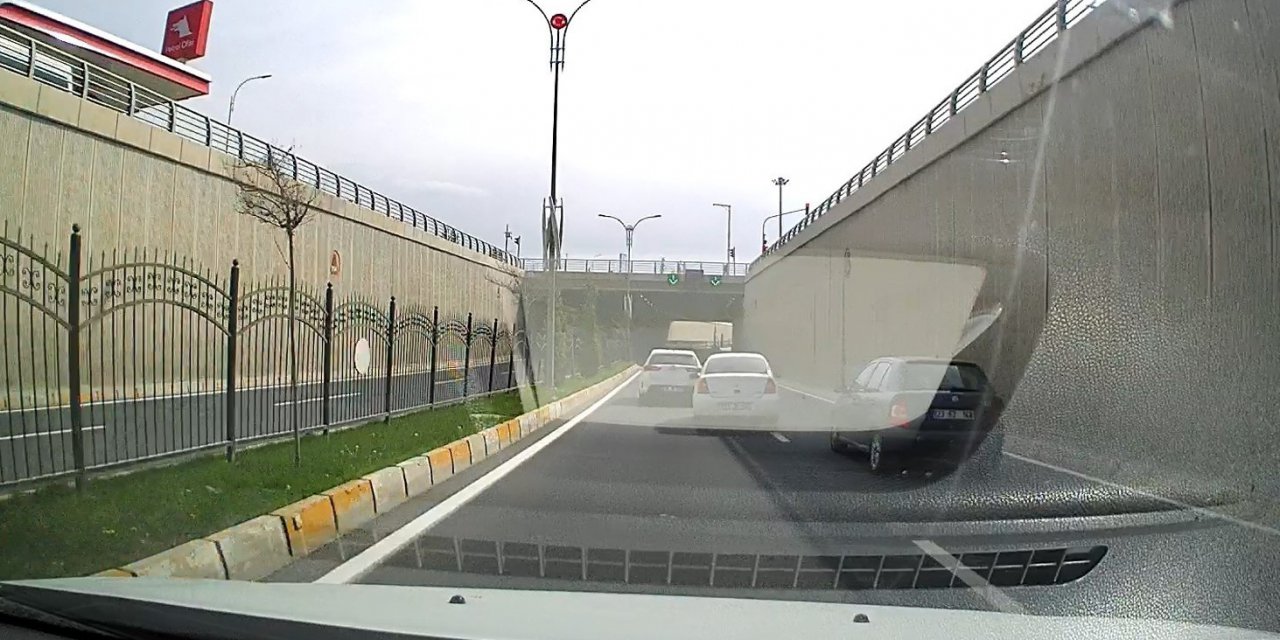 Makas atarak ilerledi, hem kendi hem de başkalarının canını tehlikeye attı