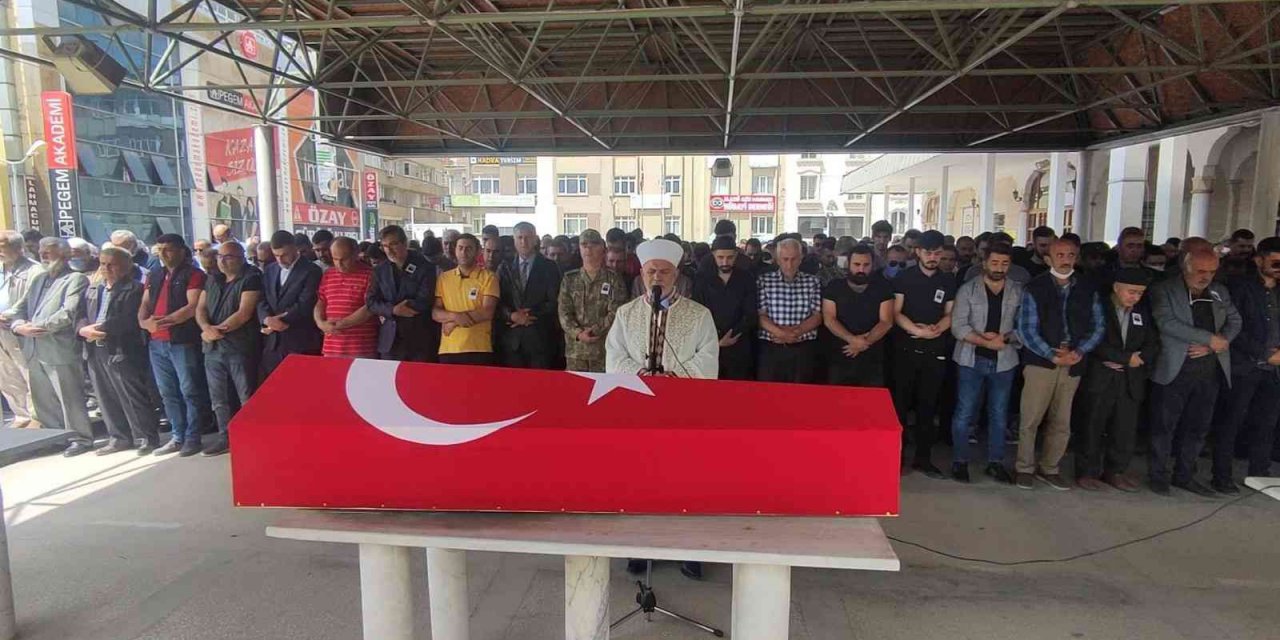 Şehit Uzman Çavuş Kesik, son yolcuğuna uğurlandı