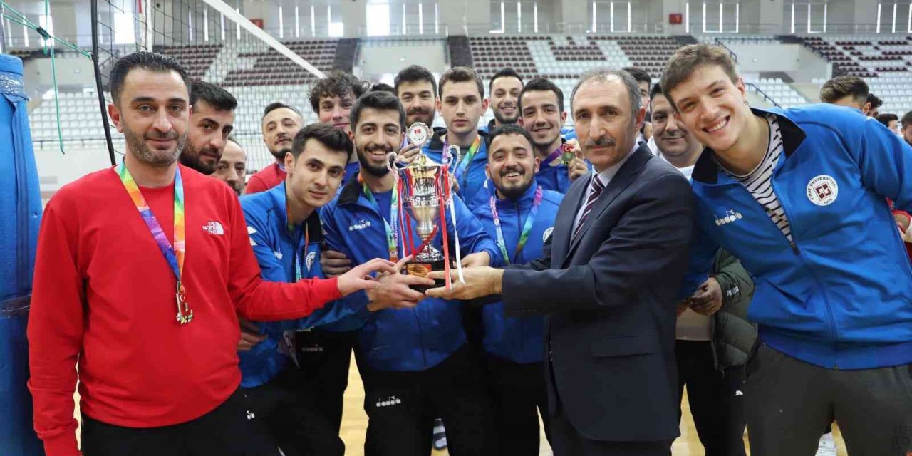 Fırat Üniversitesi, iki branşta Türkiye Finalleri’ne katılıyor