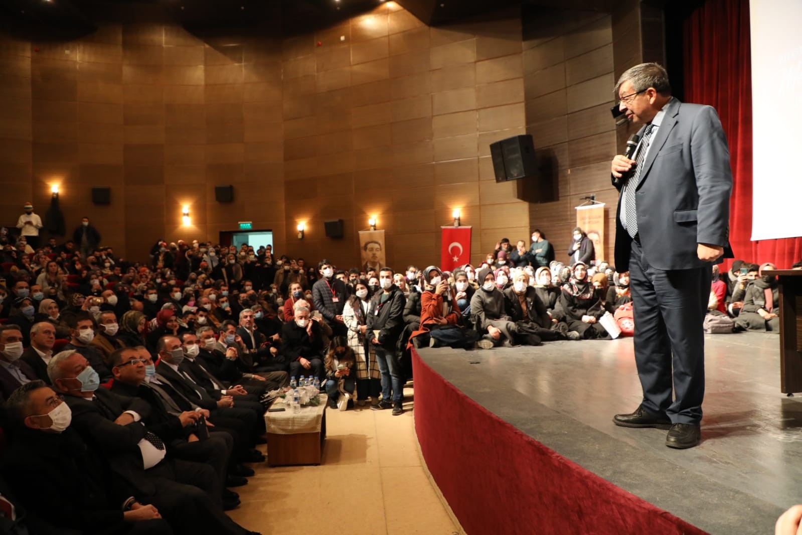 Hayati İnanç, Elazığlılarla buluştu