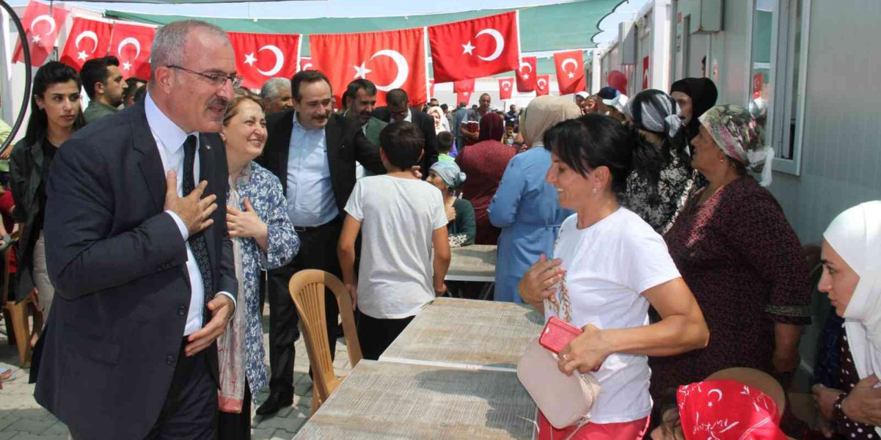 Öz Vatanlarında İlk Bayram Coşkusu