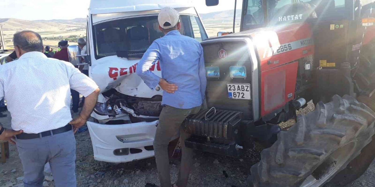 Elazığ’da Trafik Kazası: 2 Yaralı