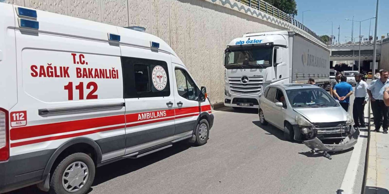 Elazığ’da Trafik Kazası: 2 Yaralı
