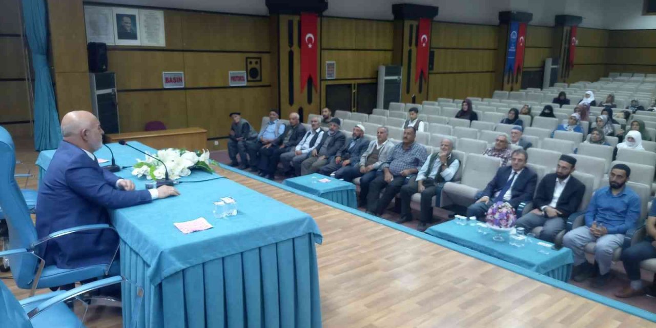 Elazığ’da Umre Seminerleri Başladı