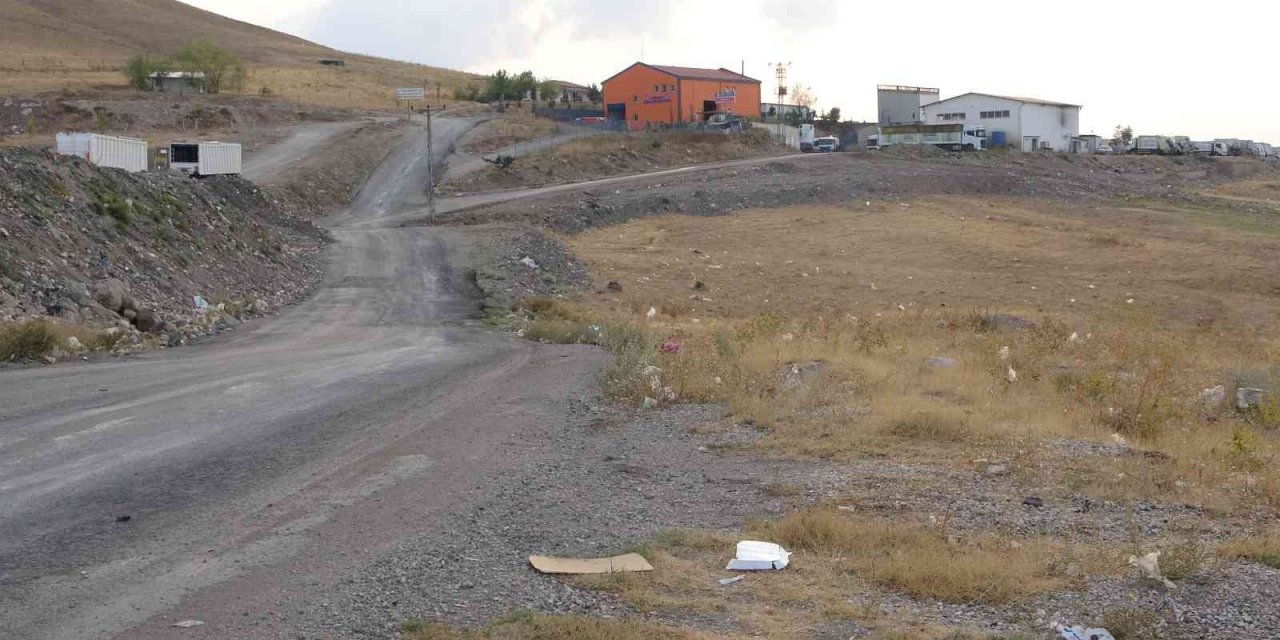 Elazığ’da Vahşet: Saatlerce İşkence Ettiği Kadını Öldürüp Cesedini Çöp Toplama Merkezi Yakınına Attı