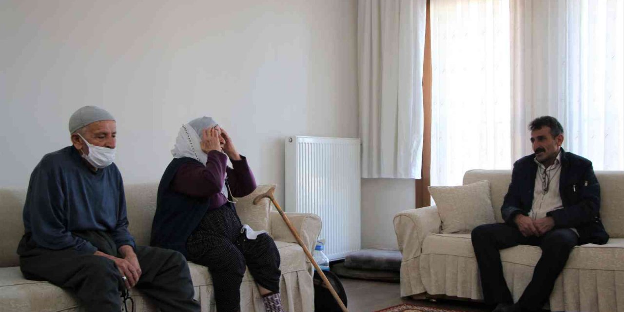 Depremzedelerden, ’zor günümüzde yanımızdaydı’ dedikleri Cumhurbaşkanı Erdoğan’a vefa