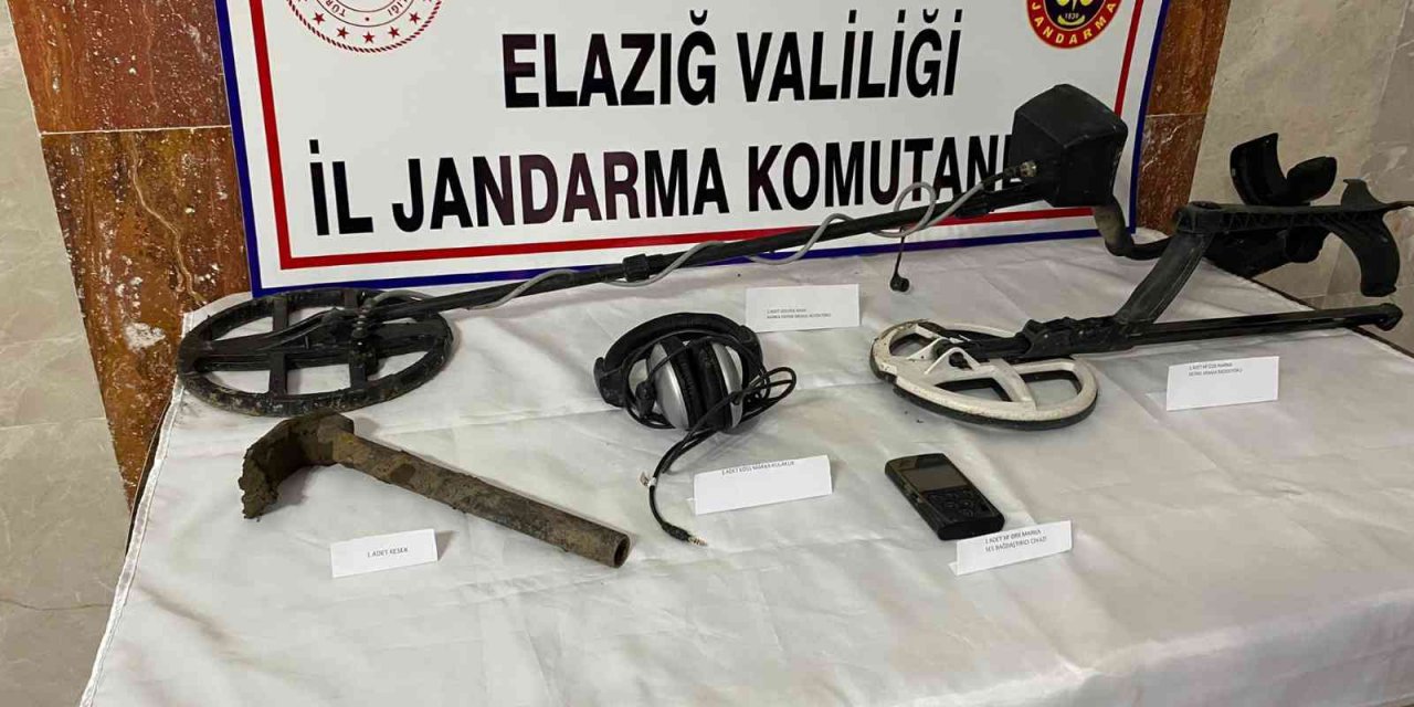 Define arayan bir şahıs, jandarma tarafından suçüstü yakalandı