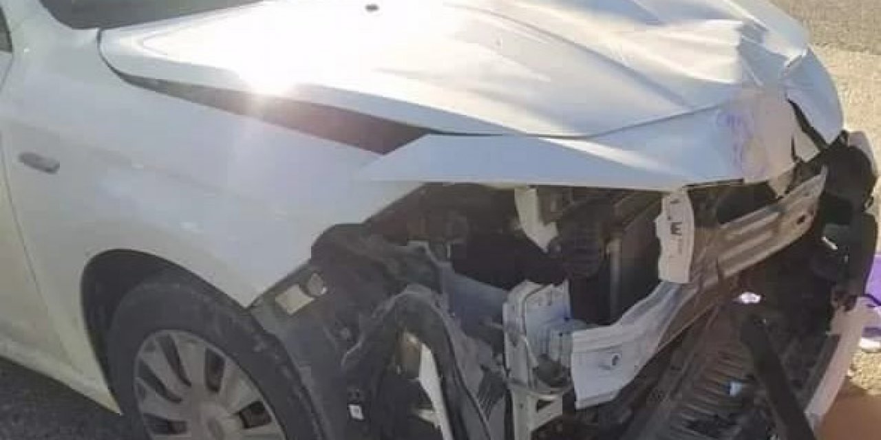 Otomobil ile motosiklet çarpıştı: 1 yaralı
