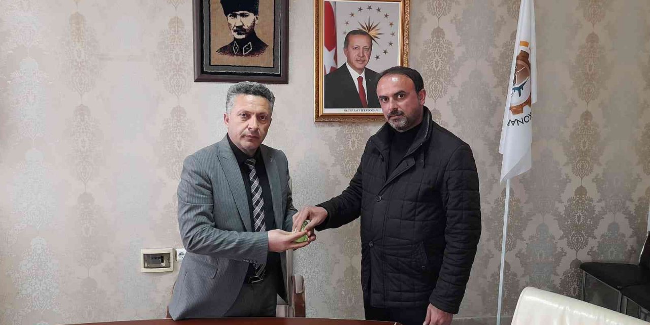 Halk otobüsü şoförü bulduğu 240 bin lira değerindeki altınları hiç düşünmeden sahibine teslim etti