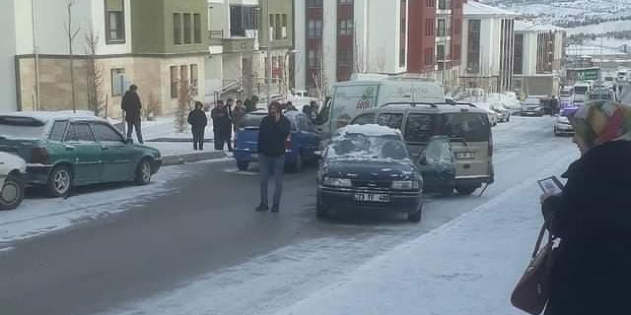 Buzlanma kazaları beraberinde getirdi