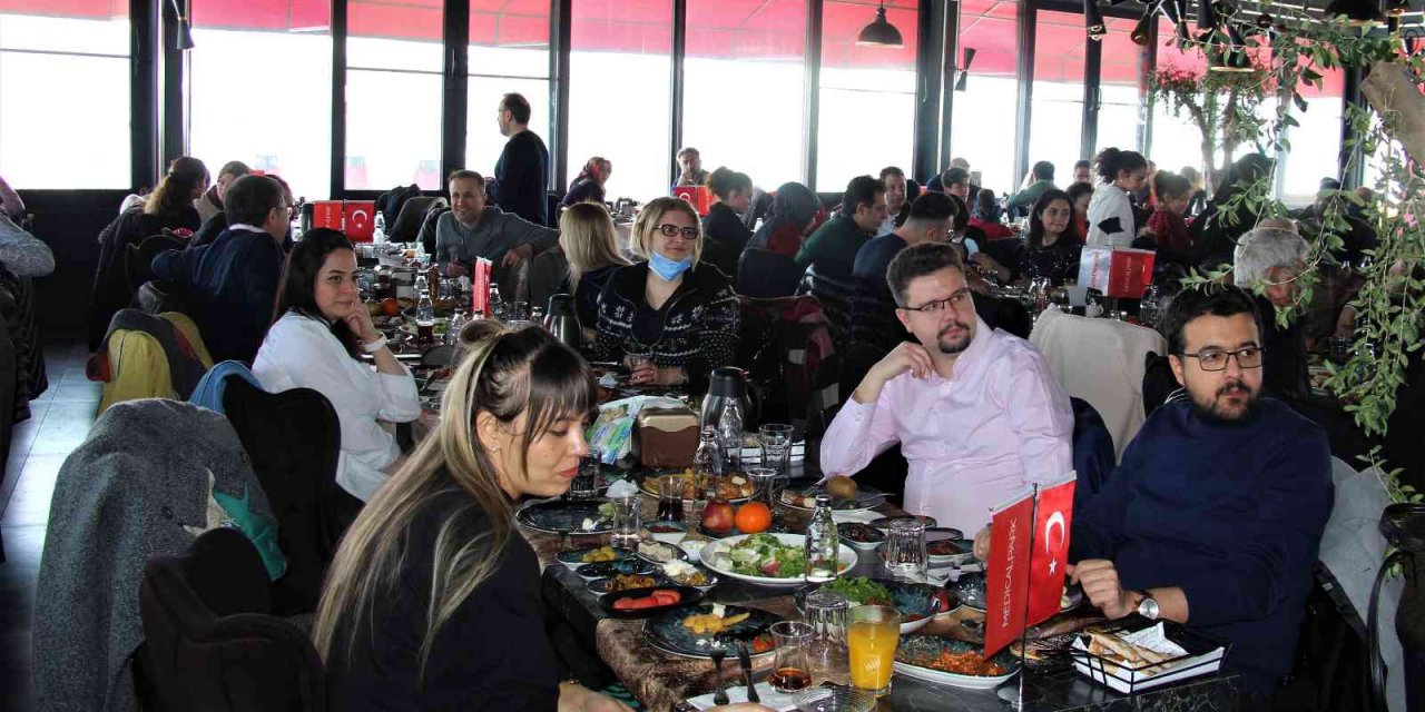 Sağlıkçılar 14 Mart Tıp Bayramı’nda bir araya geldi