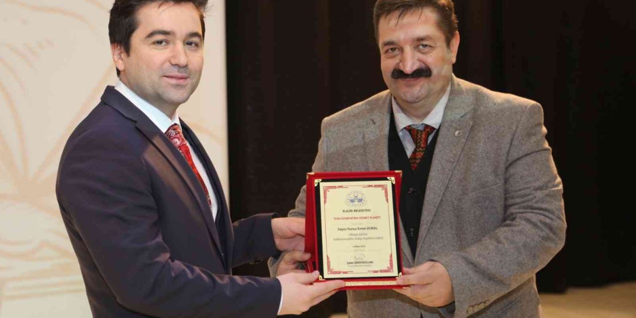 Yazarlık Atölyesi şairleri şiirlerini seslendirdi