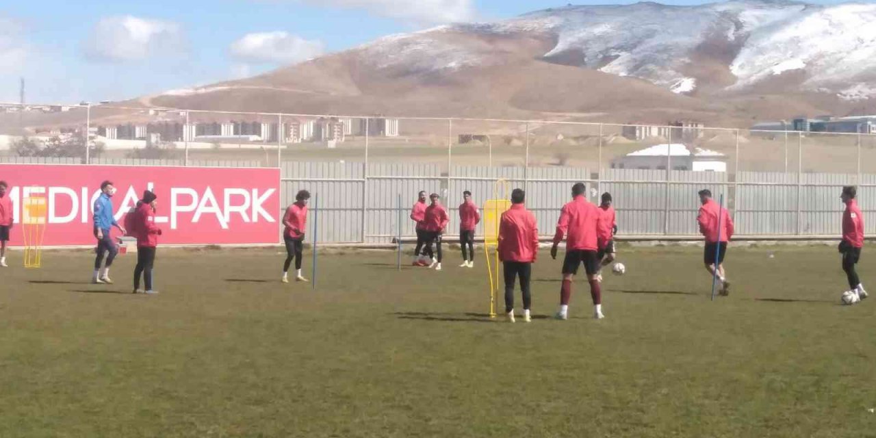Elazığspor tam kadro çalıştı
