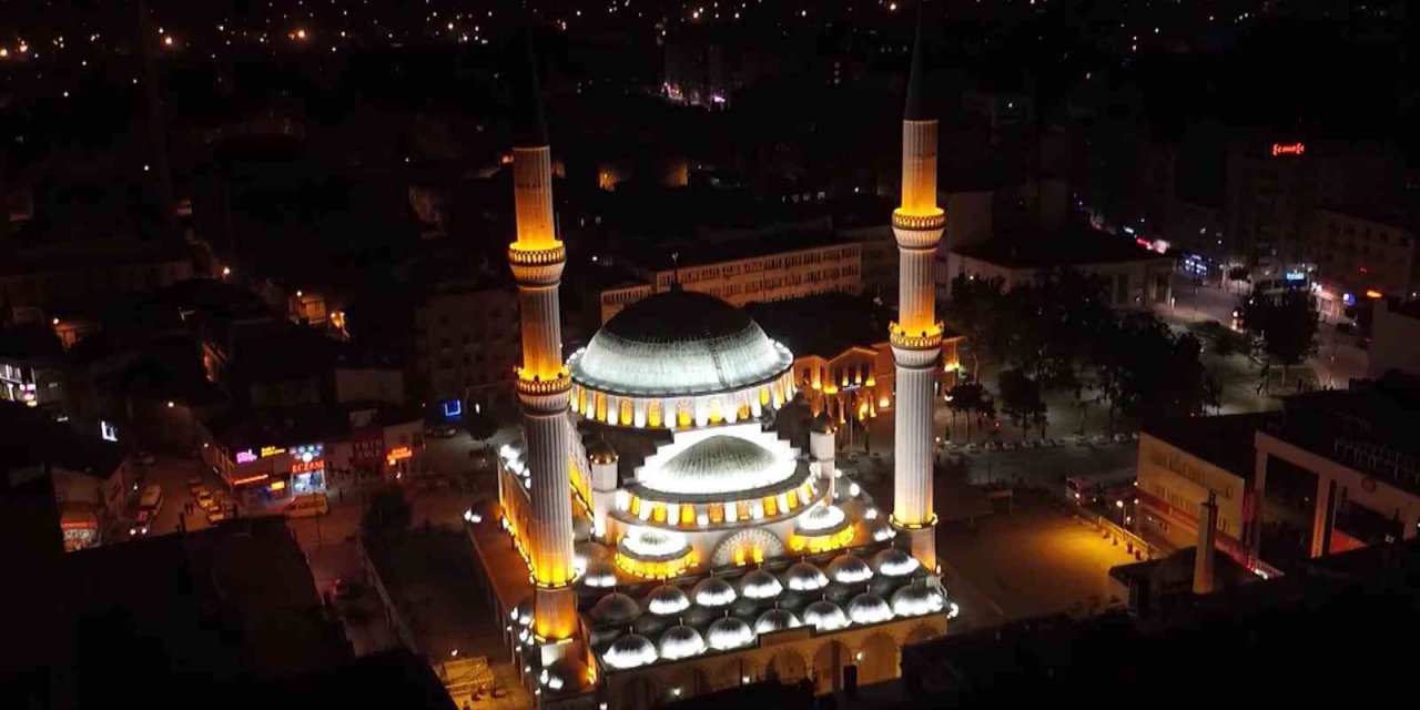 Türkiye’nin ilk asansörlü camisi Ramazan ayına hazır