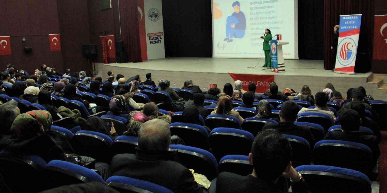 ‘Çocuğum İçin Önce Ben’ semineri düzenledi