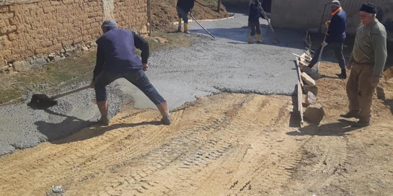 Engelli vatandaş için beton yol yapıldı