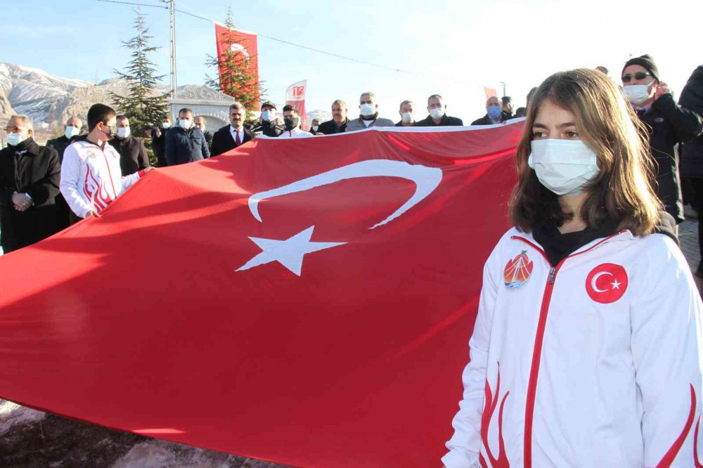 Şehit kahraman polis Fethi Sekin, vefatının 5’inci senesinde kabri başında anıldı