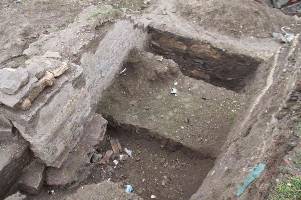 Roma dönemine ait kilise bulundu