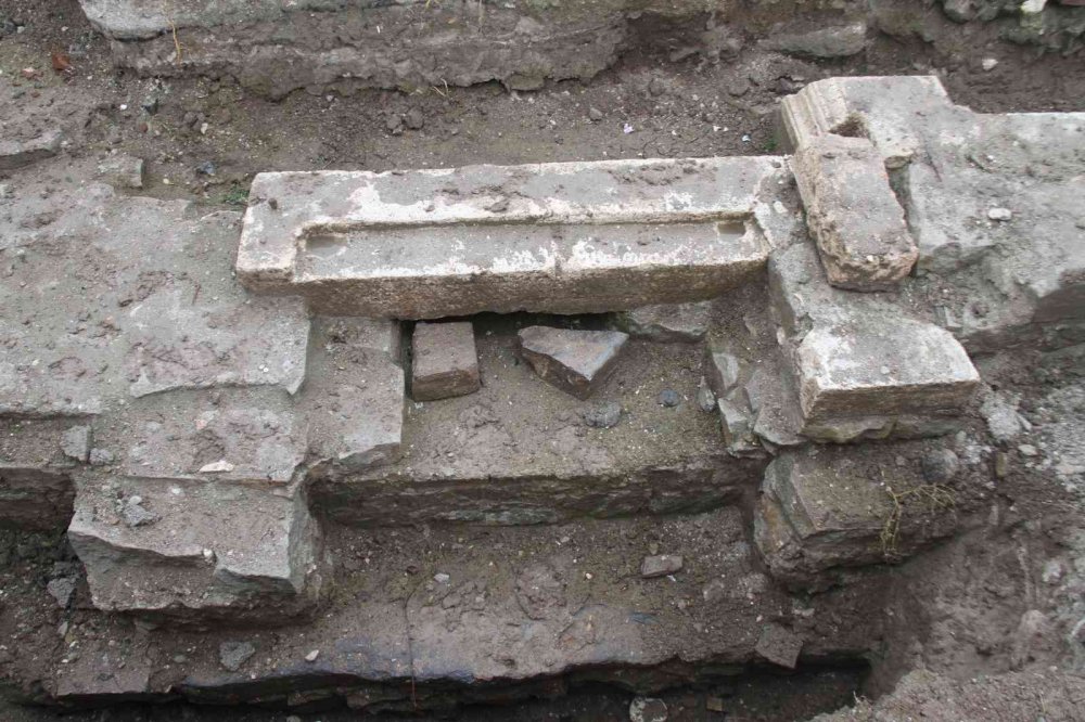 Roma dönemine ait kilise bulundu