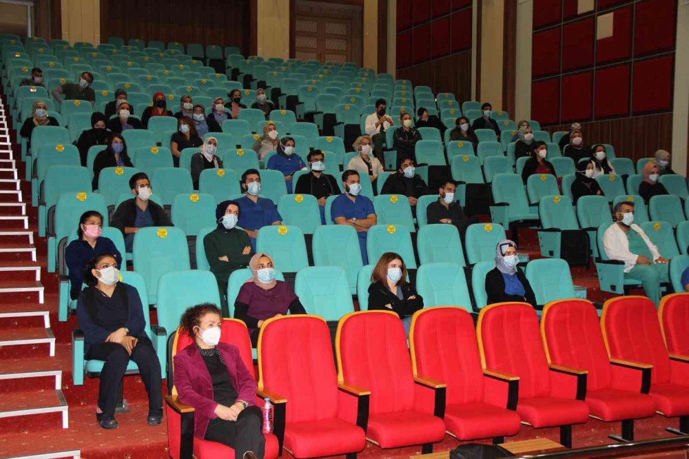 Radyasyondan korunma eğitimi verildi.