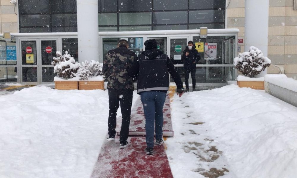 Uyuşturucu satarken suçüstü yakalanan şahıs tutuklandı