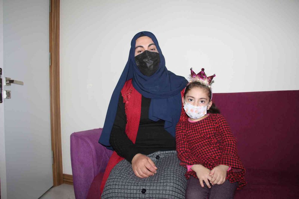 Depremde eşini ve oğlunu kaybeden ve kızı kurtulan anne o anları anlattı