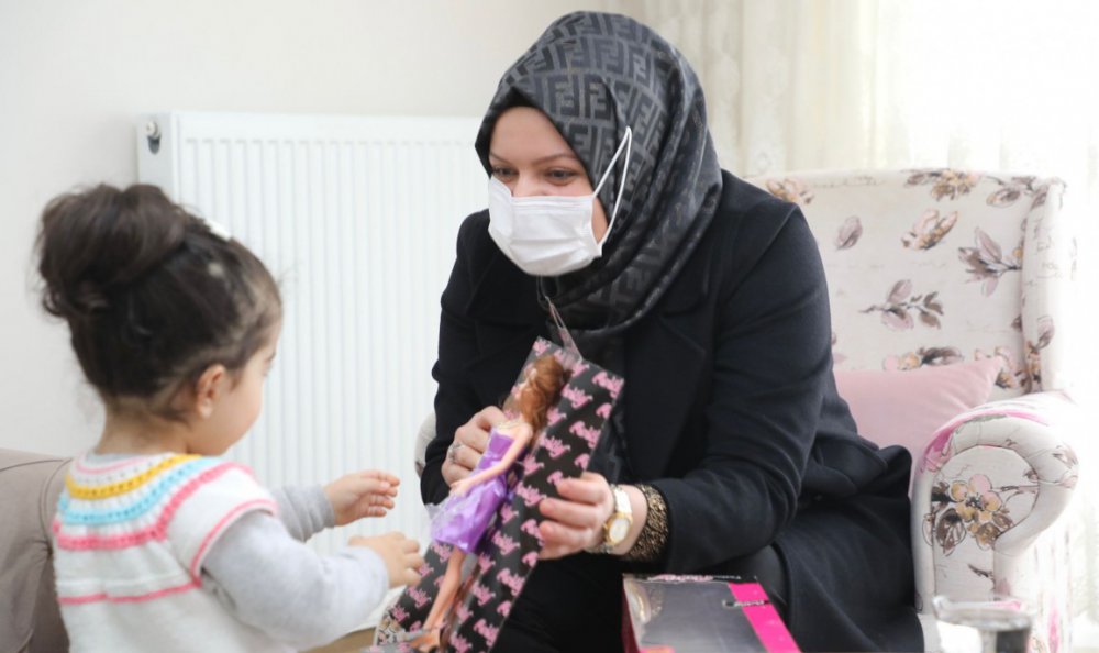 Belediye Başkanı Şerifoğulları, depremde yakınlarını kaybeden ailelerle bir araya geldi
