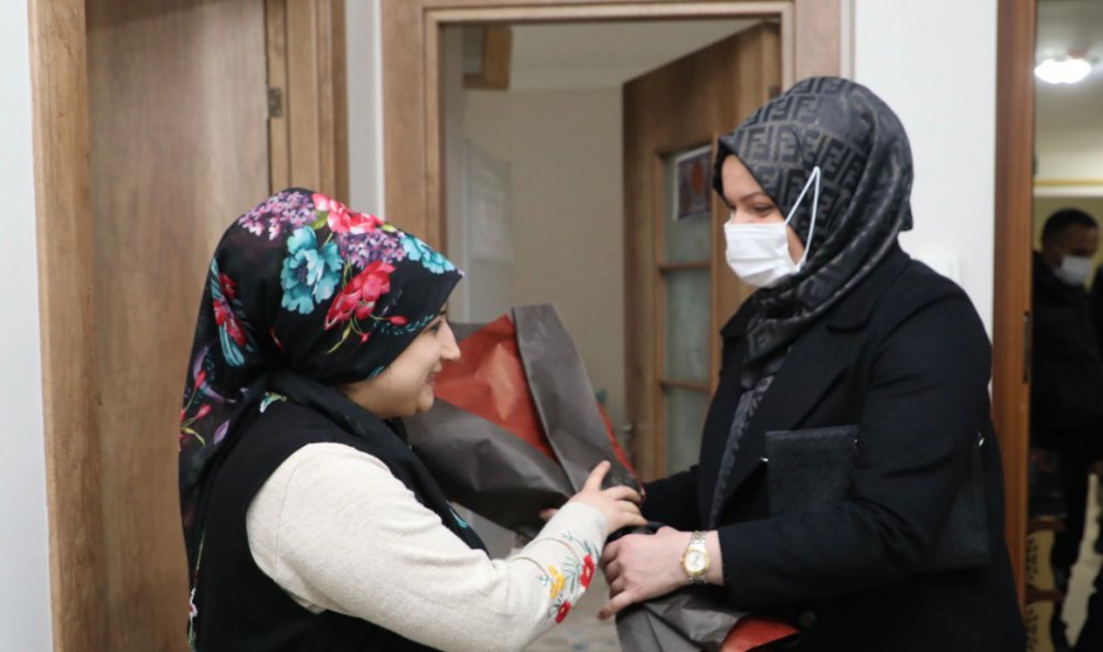 Belediye Başkanı Şerifoğulları, depremde yakınlarını kaybeden ailelerle bir araya geldi