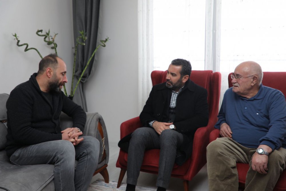 Belediye Başkanı Şerifoğulları, depremde yakınlarını kaybeden ailelerle bir araya geldi