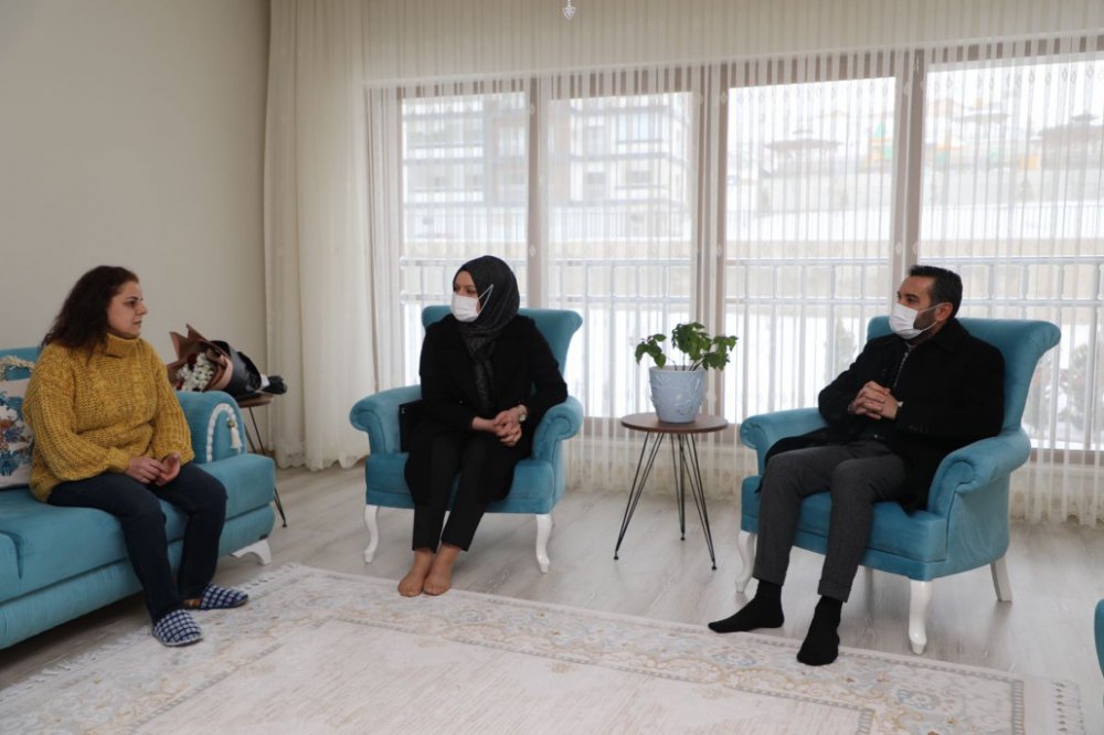 Belediye Başkanı Şerifoğulları, depremde yakınlarını kaybeden ailelerle bir araya geldi