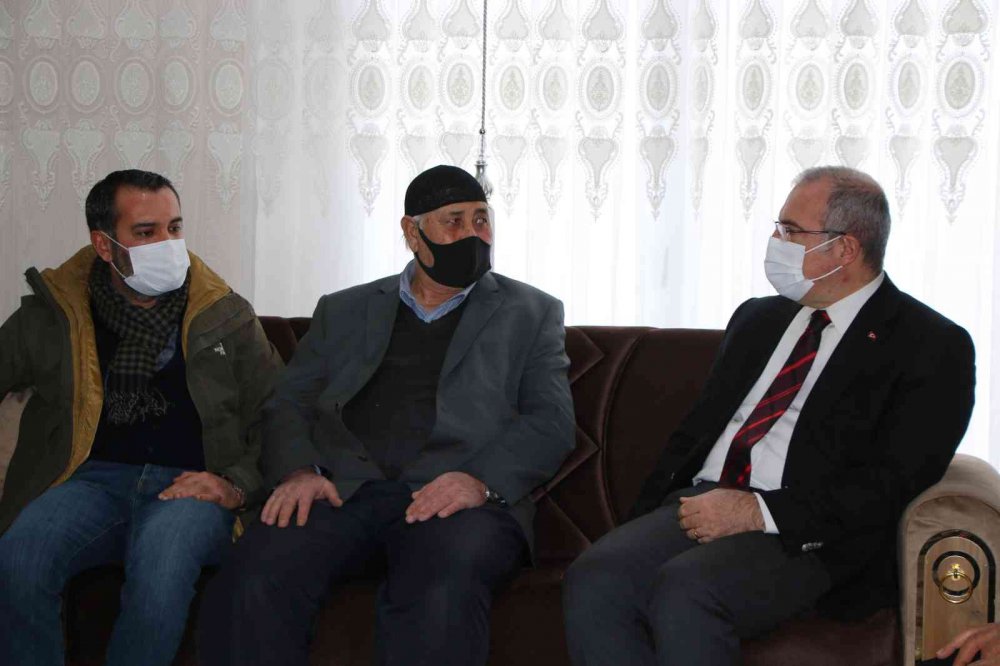 Evine kavuşan depremzede: “Konutlar, gerçekten muazzam. Devletimize ne kadar teşekkür etsek azdır”