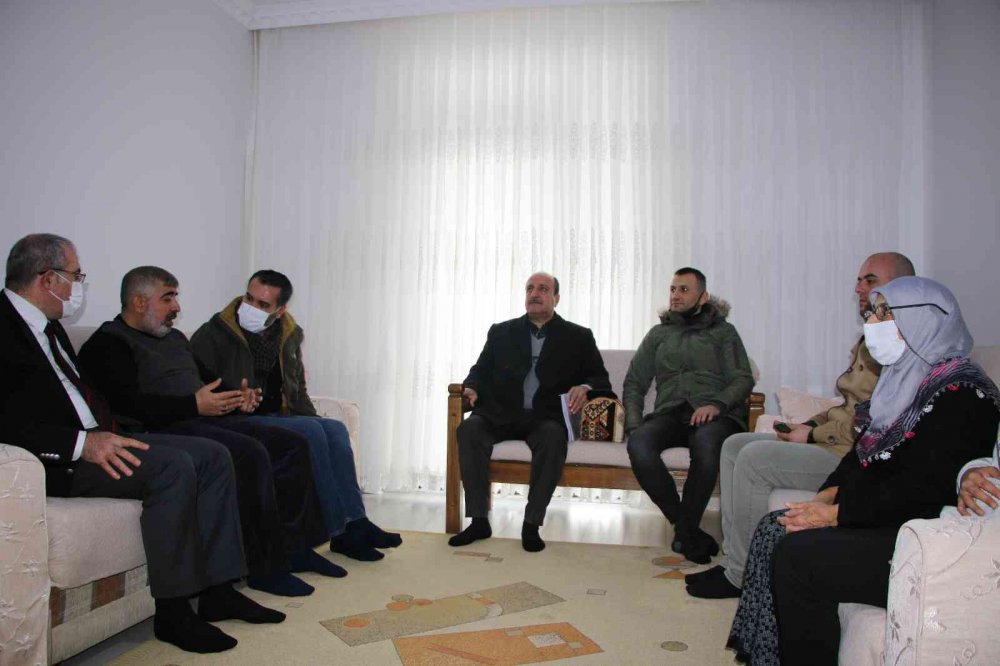 Evine kavuşan depremzede: “Konutlar, gerçekten muazzam. Devletimize ne kadar teşekkür etsek azdır”