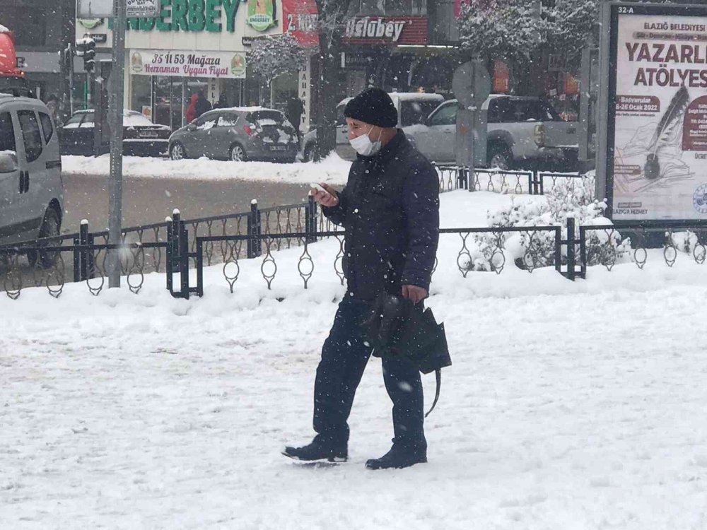 Kar yağışı etkisini sürdürüyor