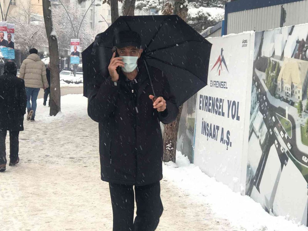 Kar yağışı etkisini sürdürüyor