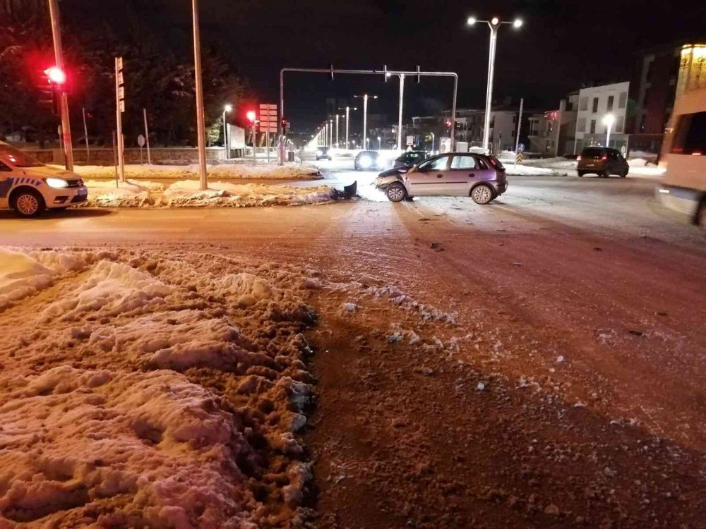 Trafik kazası: 2 yaralı