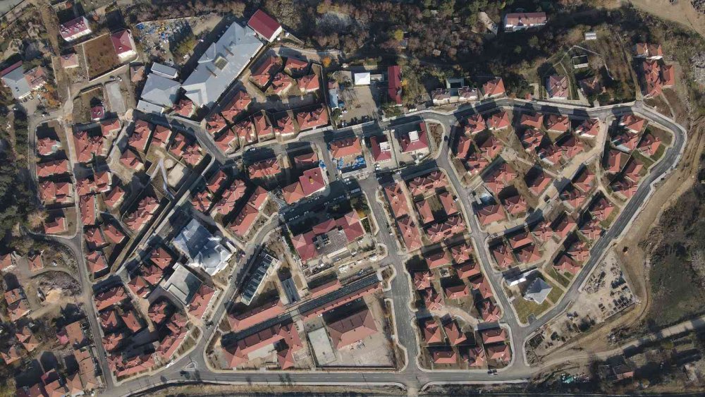 Yeni evlerine kavuşan depremzedeler: “Evler 5 yıldızlı otel gibi”