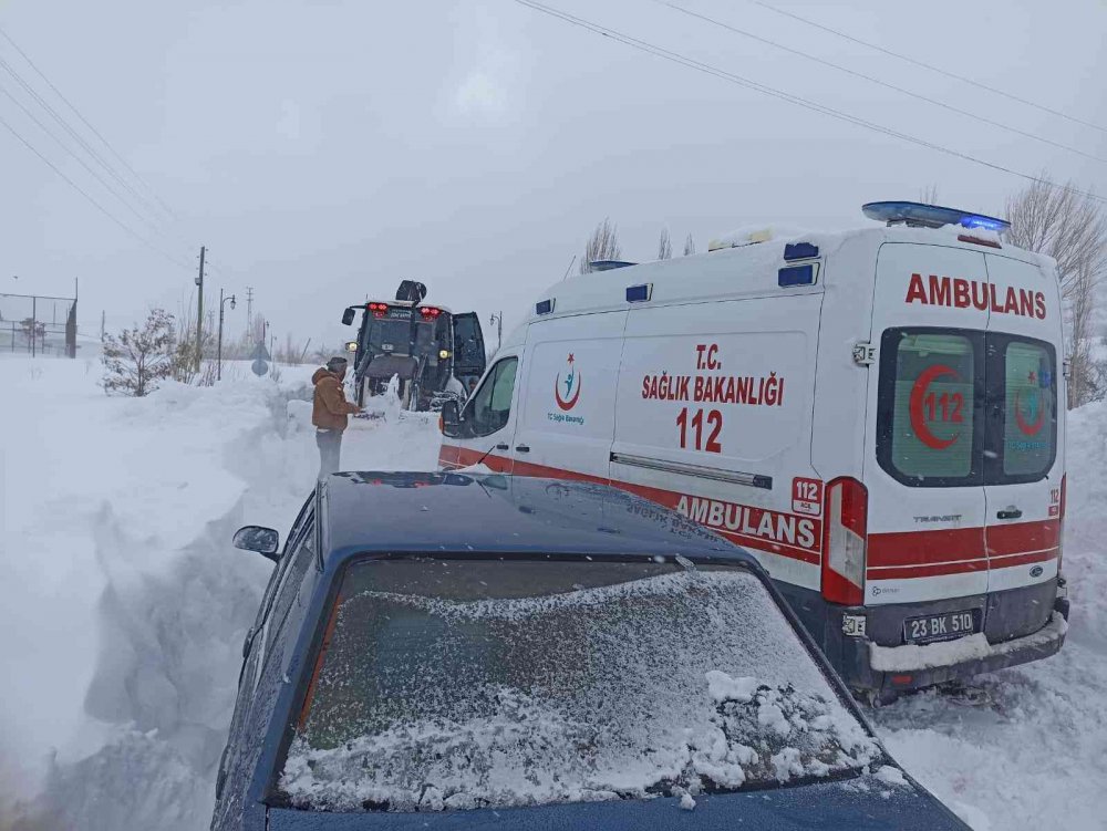 Ekipler, karbonmonoksit gazından zehirlenen yaşlı çift için zamanla yarıştı