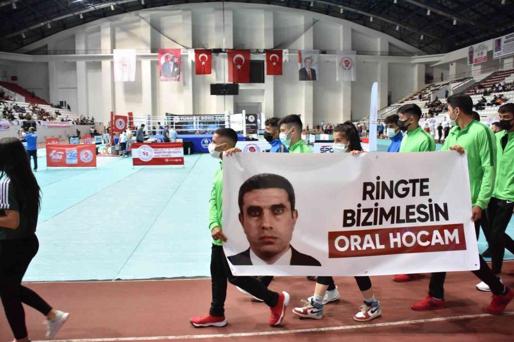 H ayatını kaybeden milli sporcu Oral Arslan’ın ismi Türkiye Gençler Boks Şampiyonası’na verildi