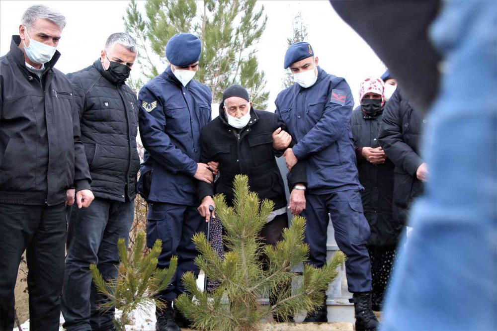 Jandarmayla yaşadığı ’bayram harçlığı’ diyaloğuyla gönüllere taht kurmuştu, acı haberi geldi
