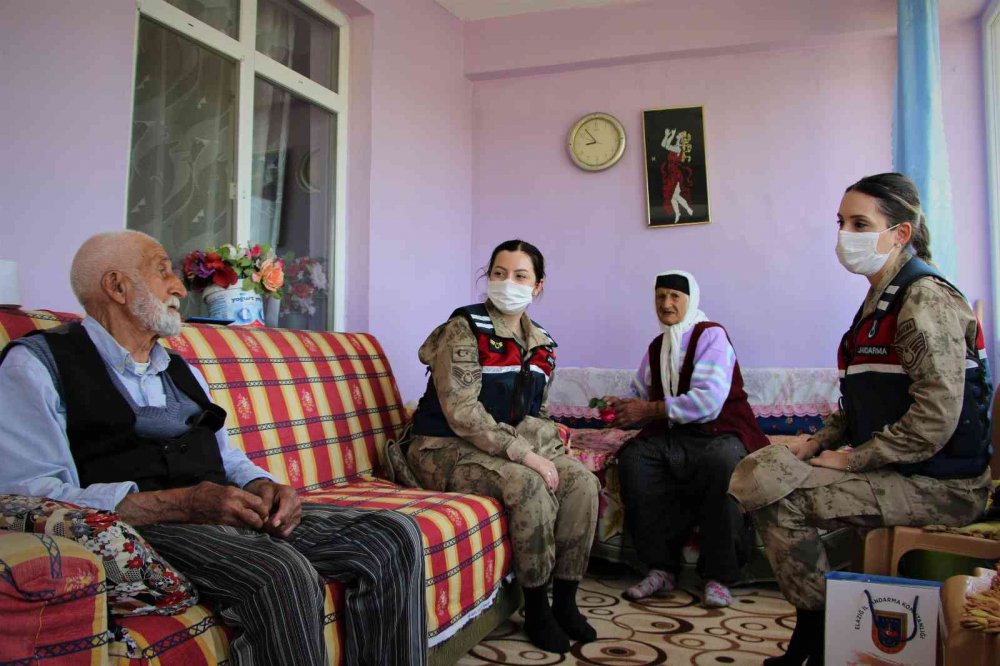 Jandarmayla yaşadığı ’bayram harçlığı’ diyaloğuyla gönüllere taht kurmuştu, acı haberi geldi