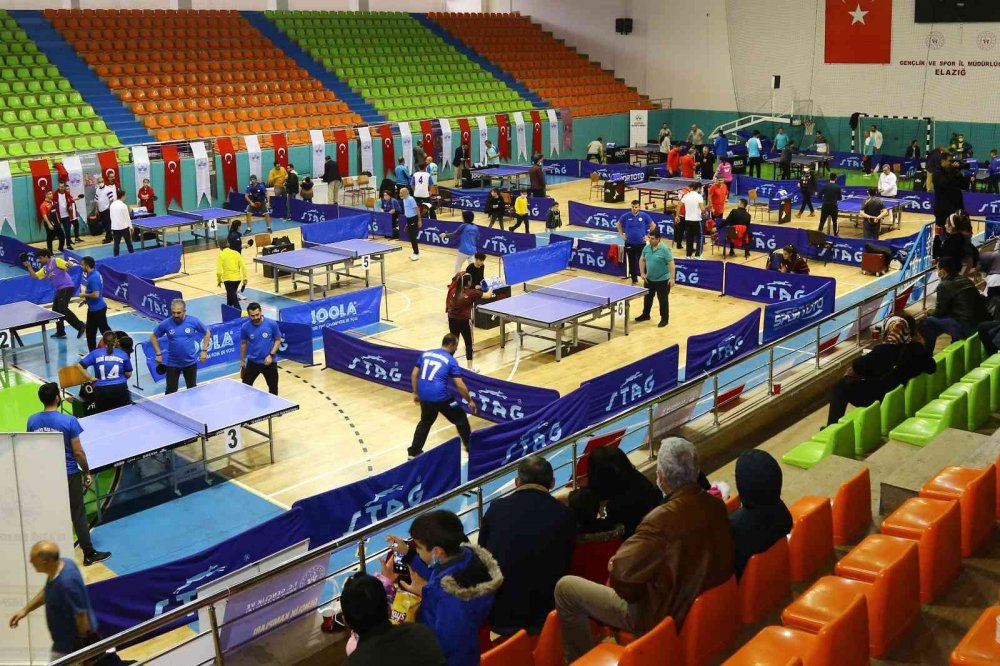 Elazığ Belediyesi nin düzenlemiş olduğu masa tenisi turnuvasında sona gelindi