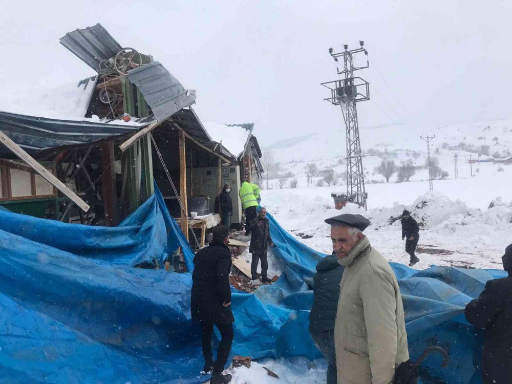 Un değirmeni çöktü