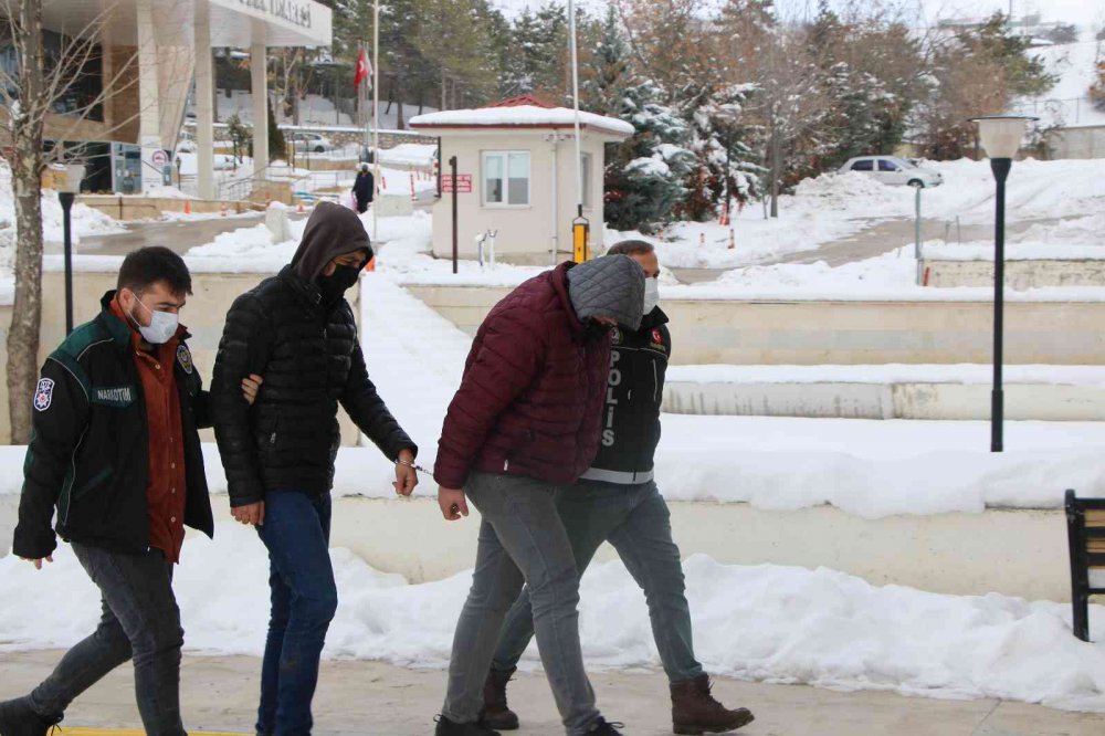 Uyuşturucuyla mücadele operasyonu: 2 gözaltı